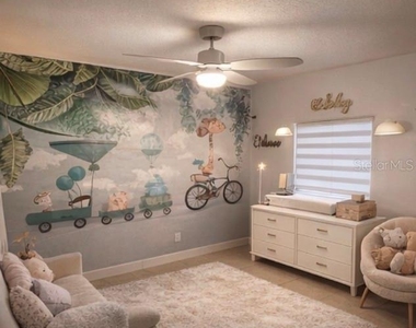 1305 E Louise Avenue - Photo Thumbnail 6