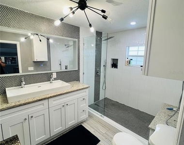 7301 N Dixon Avenue - Photo Thumbnail 12