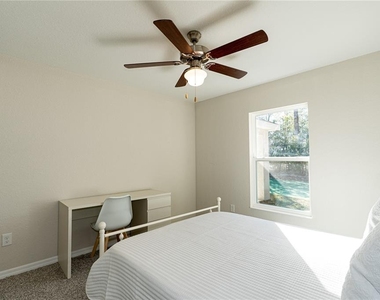 6920 Sw 209th Avenue - Photo Thumbnail 3