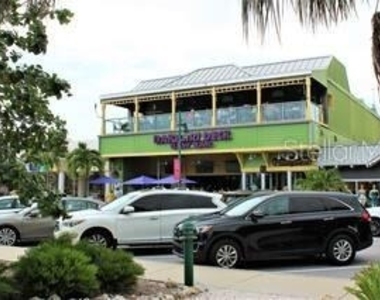 722 S Blvd Of The Presidents - Photo Thumbnail 18
