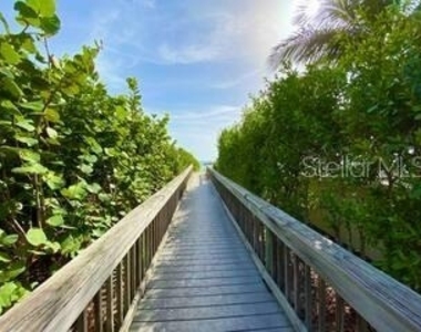 722 S Blvd Of The Presidents - Photo Thumbnail 19