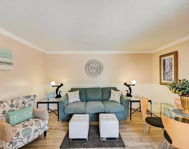 722 S Blvd Of The Presidents - Photo Thumbnail 4