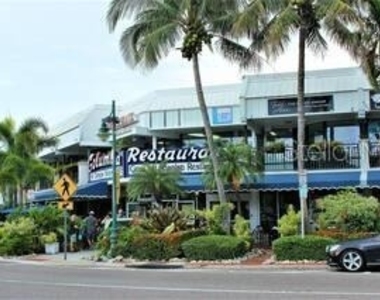 722 S Blvd Of The Presidents - Photo Thumbnail 17