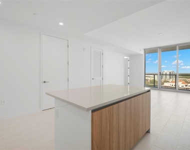 400 Central Avenue - Photo Thumbnail 6