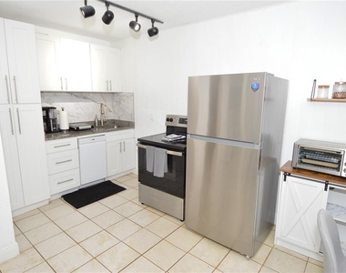 156 146th Avenue E - Photo Thumbnail 10