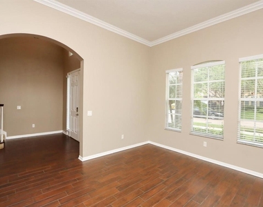 13714 Artesa Bell Drive - Photo Thumbnail 8