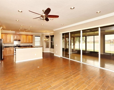 13714 Artesa Bell Drive - Photo Thumbnail 18