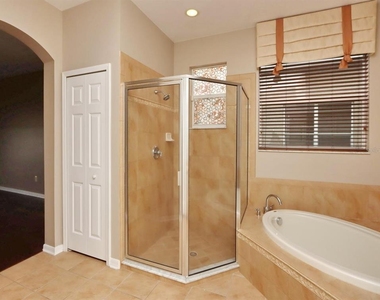 13714 Artesa Bell Drive - Photo Thumbnail 6