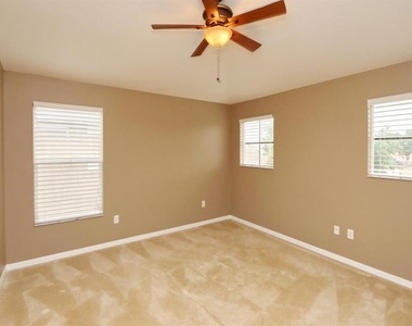 13714 Artesa Bell Drive - Photo Thumbnail 16