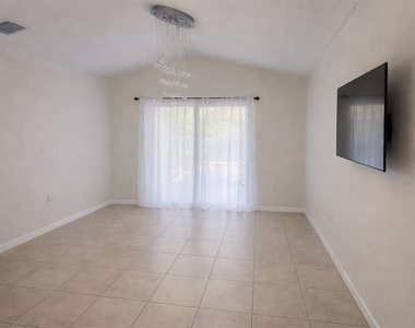 6115 N Albany Avenue - Photo Thumbnail 2