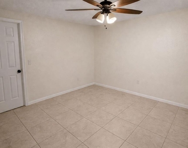6115 N Albany Avenue - Photo Thumbnail 7