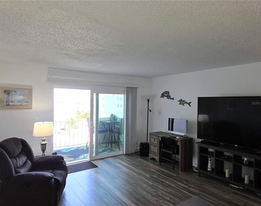 285 107th Avenue - Photo Thumbnail 7