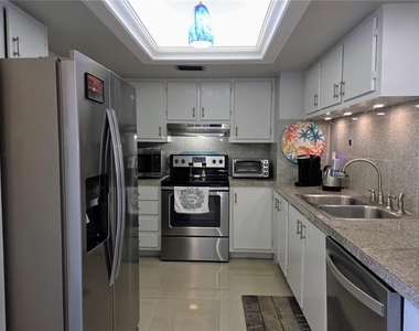 285 107th Avenue - Photo Thumbnail 10
