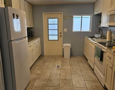 373 Majesty Drive - Photo Thumbnail 6