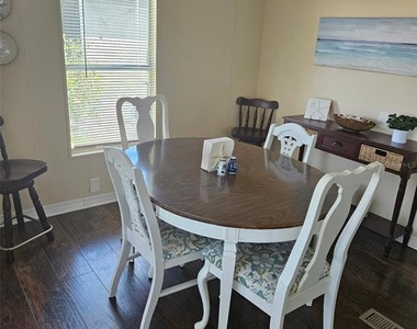 373 Majesty Drive - Photo Thumbnail 8