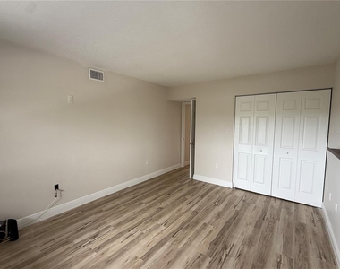 4823 Ebbtide Lane - Photo Thumbnail 12