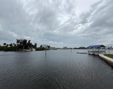 4823 Ebbtide Lane - Photo Thumbnail 39