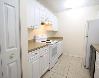 720 Newton Avenue S - Photo Thumbnail 3