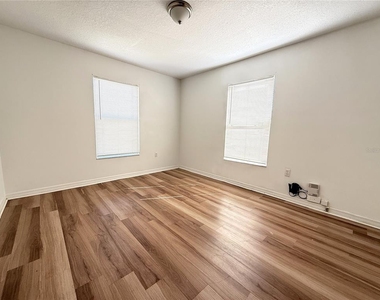 720 Newton Avenue S - Photo Thumbnail 7