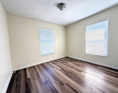 720 Newton Avenue S - Photo Thumbnail 11