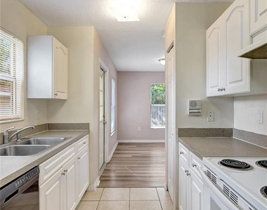 720 Newton Avenue S - Photo Thumbnail 5