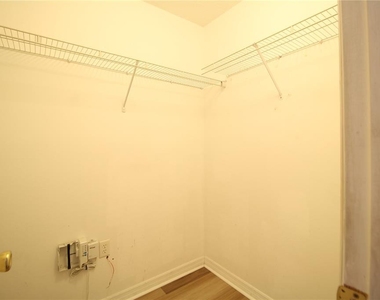 720 Newton Avenue S - Photo Thumbnail 9
