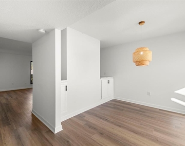 1 Windrush Boulevard - Photo Thumbnail 9