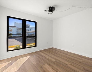 1 Windrush Boulevard - Photo Thumbnail 27