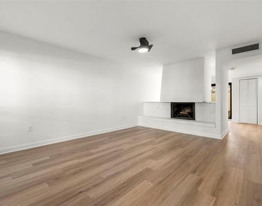 1 Windrush Boulevard - Photo Thumbnail 14