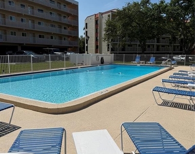 9433 Harbor Greens Way - Photo Thumbnail 27