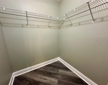 10534 White Lake Court - Photo Thumbnail 20