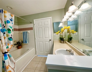 10534 White Lake Court - Photo Thumbnail 11