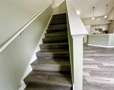 10534 White Lake Court - Photo Thumbnail 21