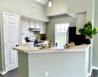 10534 White Lake Court - Photo Thumbnail 1