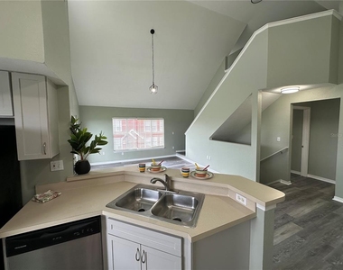 10534 White Lake Court - Photo Thumbnail 3