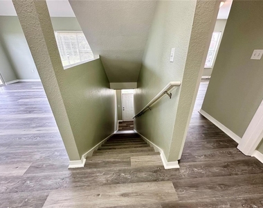 10534 White Lake Court - Photo Thumbnail 7