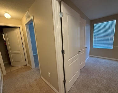 1623 Reflection Cove - Photo Thumbnail 16