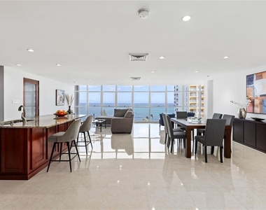 860 Ashford Ave - Photo Thumbnail 3