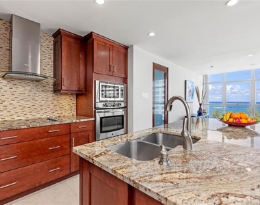 860 Ashford Ave - Photo Thumbnail 13