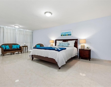 860 Ashford Ave - Photo Thumbnail 22