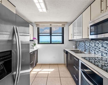 2306 Laurel - Photo Thumbnail 4