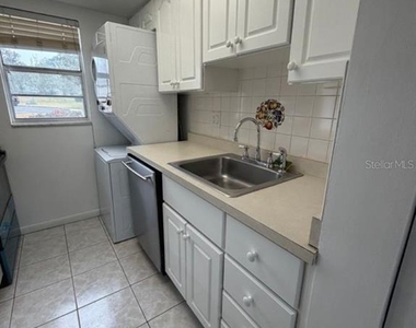 2419 Se 16th Avenue - Photo Thumbnail 4