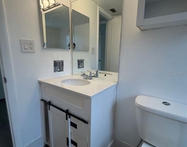 2419 Se 16th Avenue - Photo Thumbnail 11