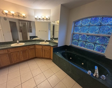 11435 Sw 140th Avenue - Photo Thumbnail 25