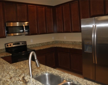 13231 Overstreet Road - Photo Thumbnail 2