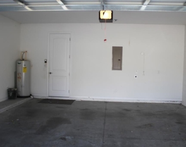 13231 Overstreet Road - Photo Thumbnail 14