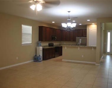 13231 Overstreet Road - Photo Thumbnail 5