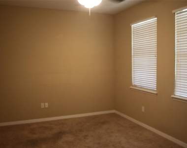 13231 Overstreet Road - Photo Thumbnail 3