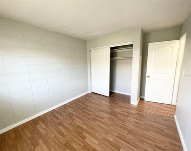 1341 West Point Drive - Photo Thumbnail 11