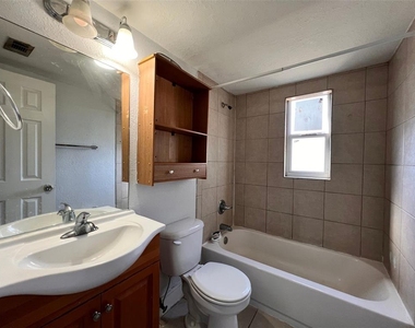 1710 S Washington Avenue - Photo Thumbnail 1